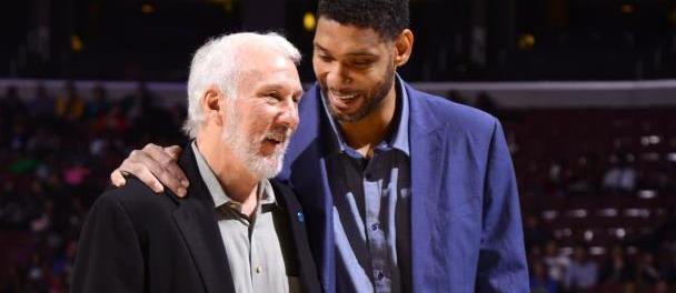 球权交给其 球权交给其